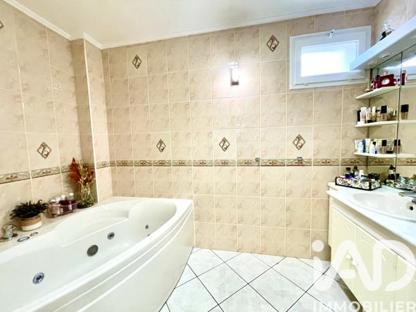 Maison à vendre 6 pièces 129 m² Saint-Germain-lès-Corbeil