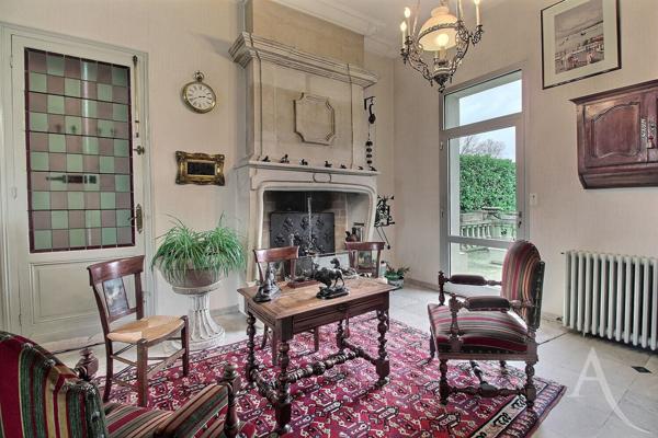 Léognan demeure en pierre (248m²)