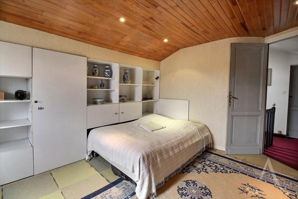 Léognan demeure en pierre (248m²)