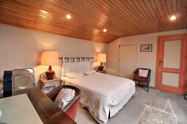 Léognan demeure en pierre (248m²)