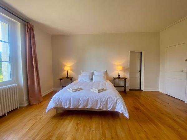 Vente Château Chinon 14 Pièces 570 m²