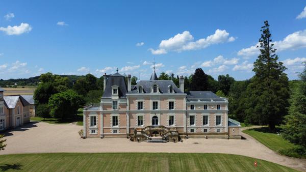 Vente Château Chinon 14 Pièces 570 m²