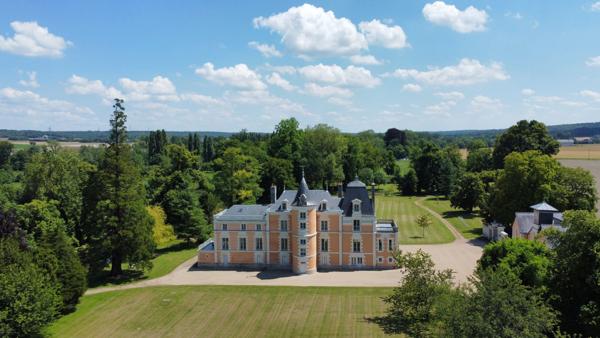 Vente Château Chinon 14 Pièces 570 m²