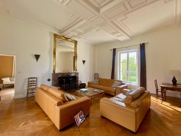 Vente Château Chinon 14 Pièces 570 m²