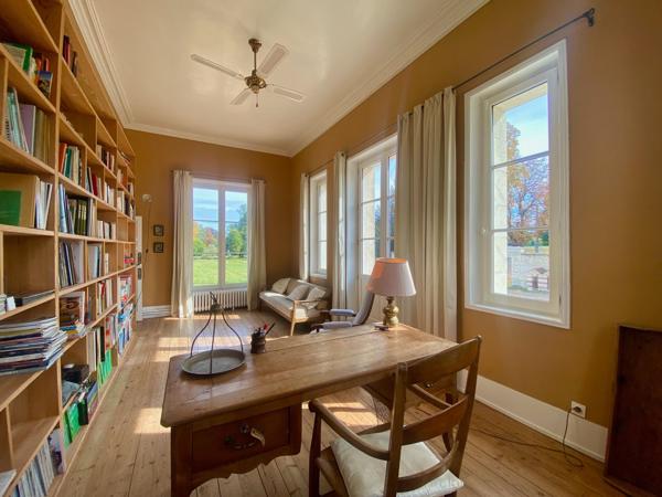 Vente Château Chinon 14 Pièces 570 m²