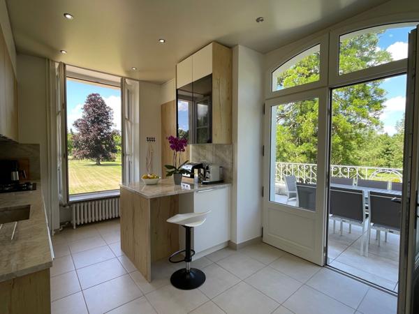 Vente Château Chinon 14 Pièces 570 m²
