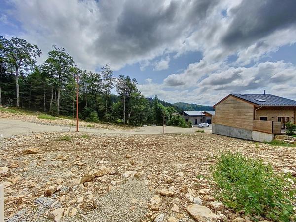 Terrain Constructible viabilisé de 684m2