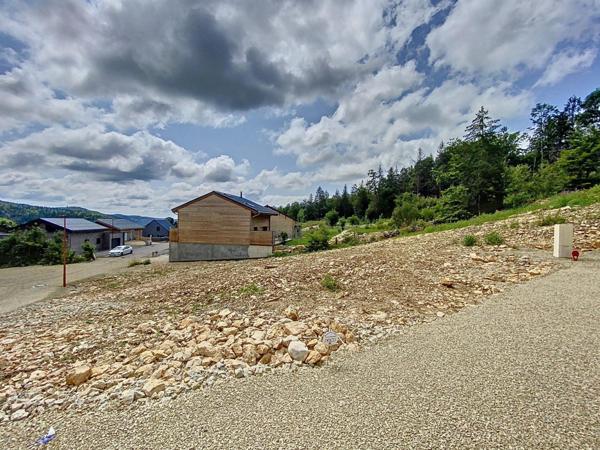 Terrain Constructible viabilisé de 684m2