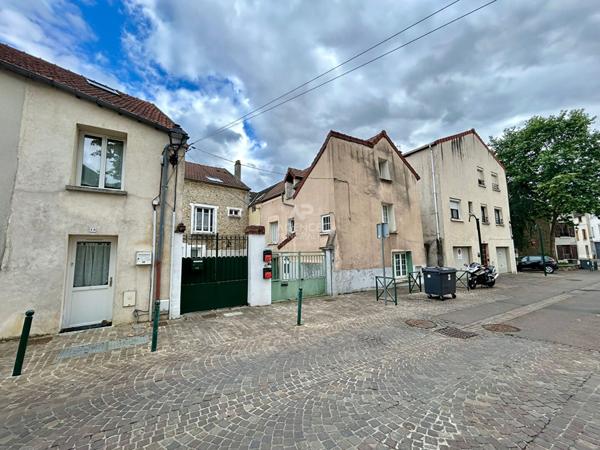 Maison Chanteloup Les Vignes 3 pièce(s) 37.28 m2 €149 900 ** - Référence 997