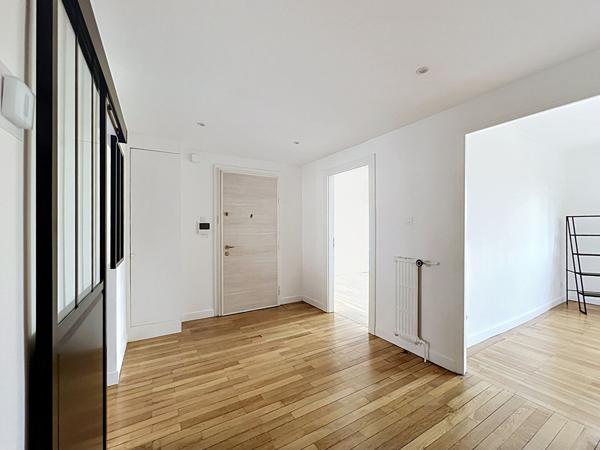 Appartement rénové avec chambre indépendante - Secteur Orangerie / Conseil des XV
