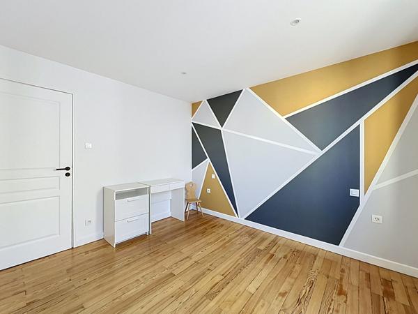 Appartement rénové avec chambre indépendante - Secteur Orangerie / Conseil des XV