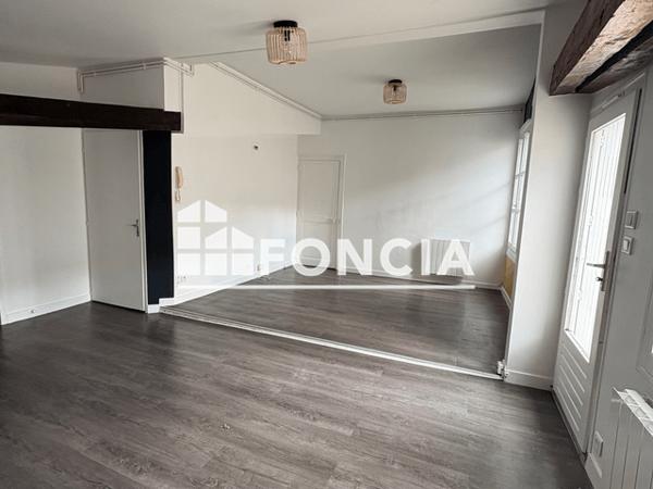 Location Appartement 2 pièces 56.34 m² - 100 RUE DE LA GARE Niort 79000