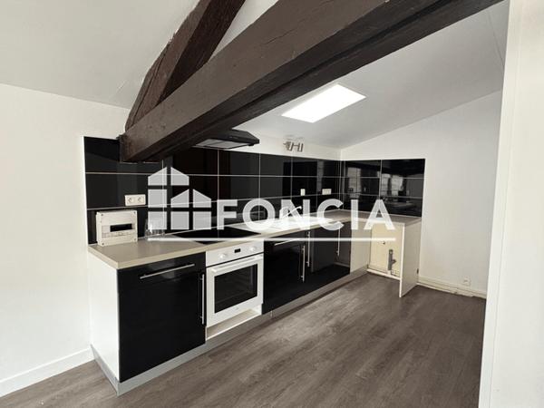 Location Appartement 2 pièces 56.34 m² - 100 RUE DE LA GARE Niort 79000