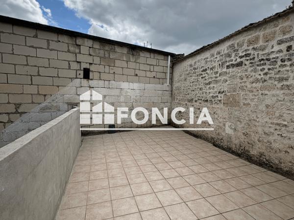 Location Appartement 2 pièces 56.34 m² - 100 RUE DE LA GARE Niort 79000