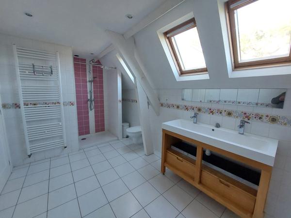 Maison de 250m² à Belvès, 8 pièces, 5 chambres, avec vue dégagée et appartement spacieux indépendant, terrain de 3088m².