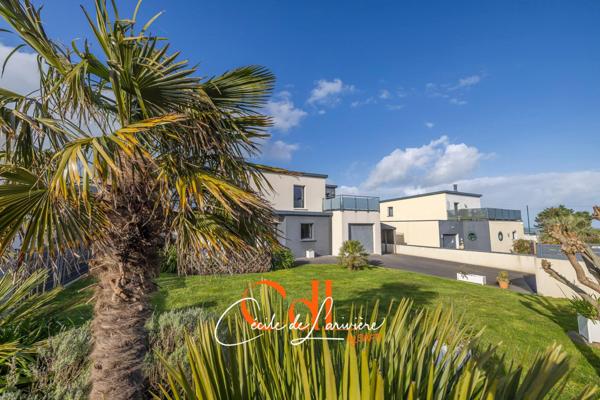 Superbe contemporaine vue mer sur Roscoff, au calme et fond d'impasse !