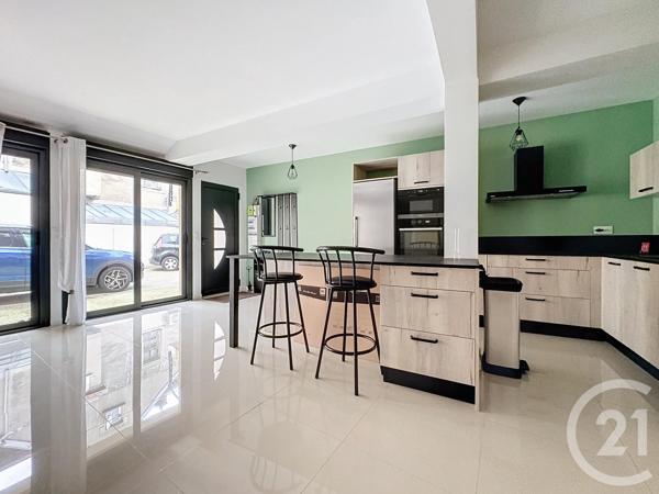 Appartement F4 à vendre  4 pièces - 97,20 m2 MONTEREAU FAULT YONNE - 77