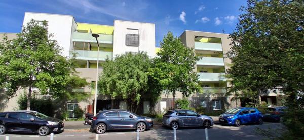 Appartement T2  de 51 m2 avec garage fermé - Quartier St Joseph de Porterie