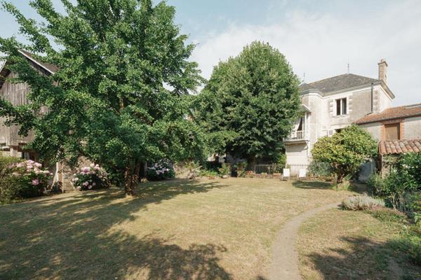Maison de maître 190m² + 500m² de dépendances, Divatte sur Loire (44450)