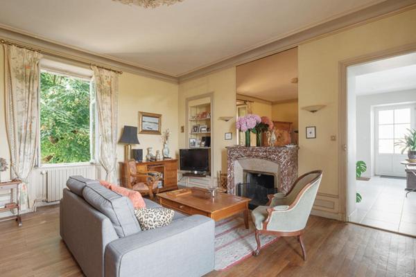 Maison de maître 190m² + 500m² de dépendances, Divatte sur Loire (44450)