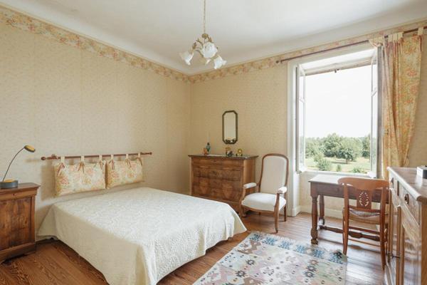 Maison de maître 190m² + 500m² de dépendances, Divatte sur Loire (44450)