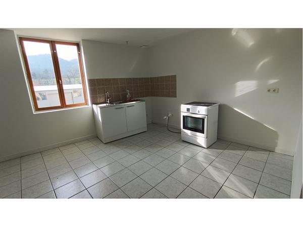 Appartement F4 - HOPITAL SOUS ROCHEFORT