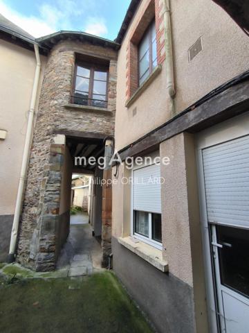 Maison à POUANCE, 49420 - 8 pièces 113m²