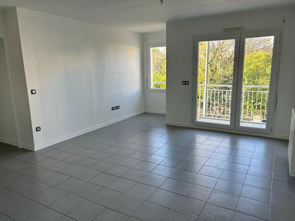 33450 MONTUSSAN - APPARTEMENT T3 AVEC BALCON ET PARKING