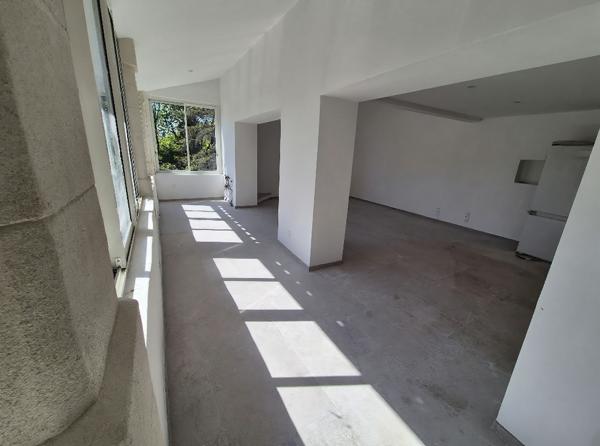 Appartement triplex rénové type 4 Baron (30700)