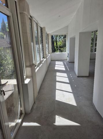 Appartement triplex rénové type 4 Baron (30700)