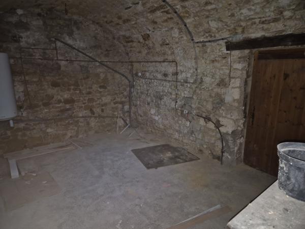 Appartement triplex rénové type 4 Baron (30700)