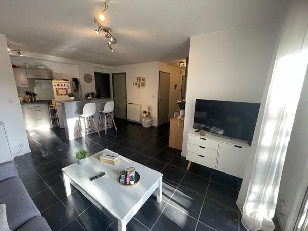 Appartement à louer St Pierre du Mont 1 chambre cave parking terrasse piscine