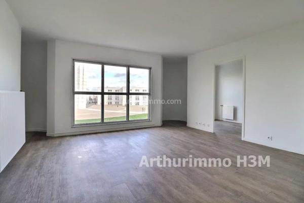 Vente                                                      Appartement
                        
                     3 pièces                      75 m2                     à Cergy