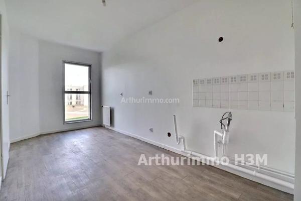 Vente                                                      Appartement
                        
                     3 pièces                      75 m2                     à Cergy