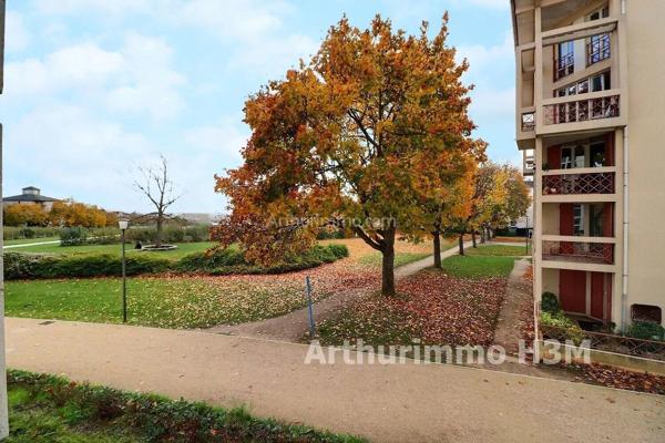 Vente                                                      Appartement
                        
                     3 pièces                      75 m2                     à Cergy