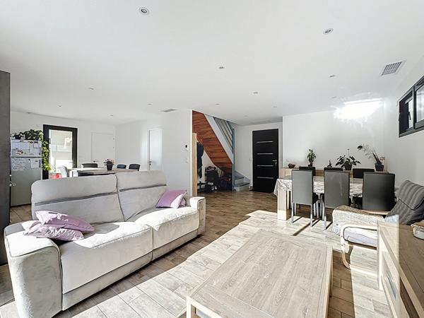 A VENDRE - SEYSSES - Maison T5 neuve avec 3 chambres + 1 bureau et un garage.