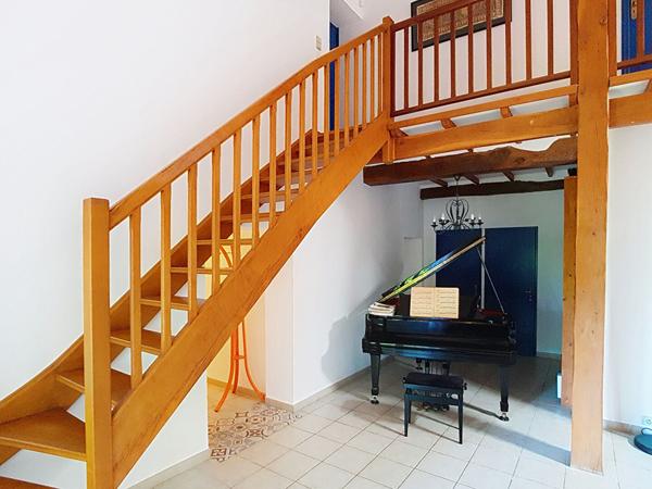 Maison L Isle Jourdain 240 m2 sur un terrain arboré de 4075m², garages, piscine, vue imprenable