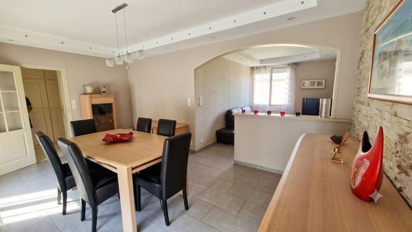Maison familiale soigneusement rénovée