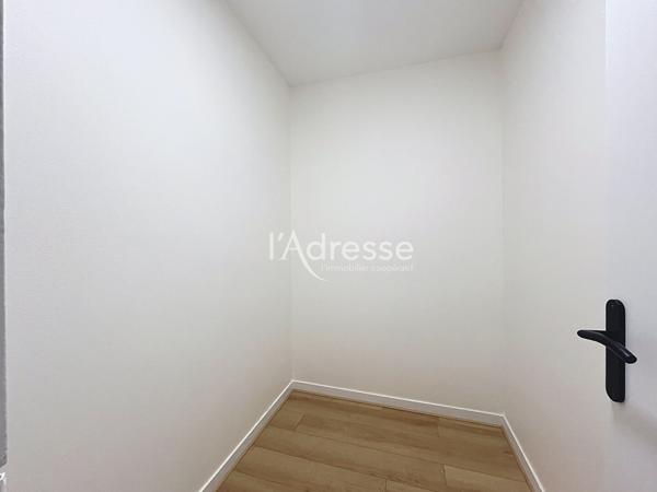 CHELLES À 10 MINUTES À PIED DE LA GARE F2 DE 63 m² AVEC BALCON, PARKING ET CAVE