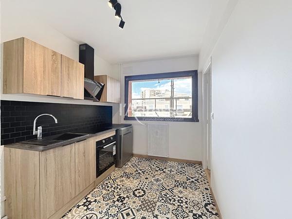 CHELLES À 10 MINUTES À PIED DE LA GARE F2 DE 63 m² AVEC BALCON, PARKING ET CAVE