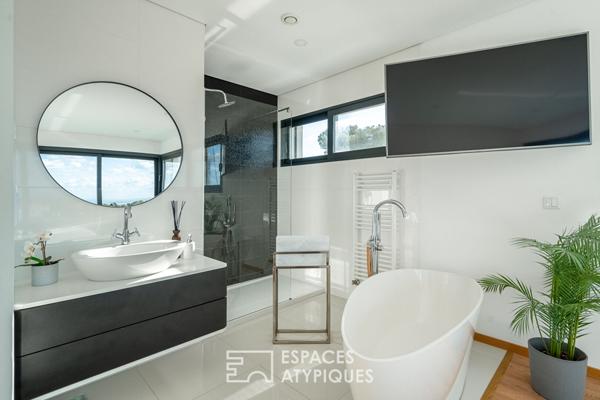 Vue Mer et Lignes Contemporaines