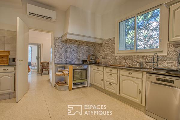 Bastide provençale raffinée entièrement rénovée