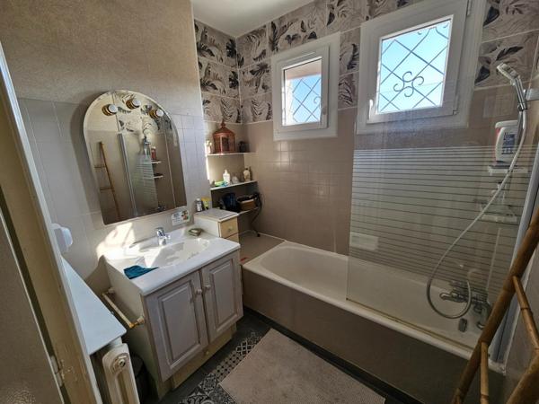 Maison 175 m² Saint Yorre proche des commodités avec vie de plain pied
