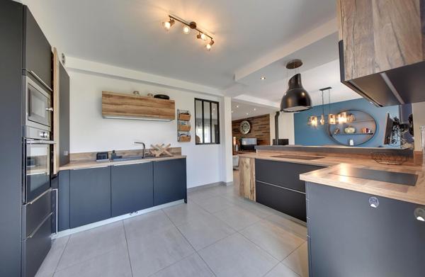Maison individuelle 7 pièces - superbes prestations !