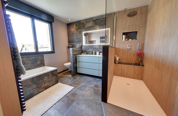 Maison individuelle 7 pièces - superbes prestations !