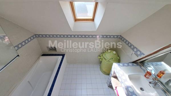 T3, Bouchon de Champagne, 63 m² au sol.