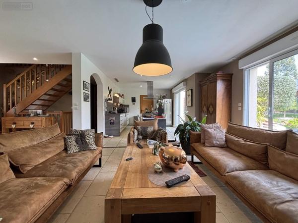 Maison à vendre à Nouzilly dans l'Indre-et-Loire (37380), ref : 37037/374B