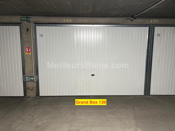 Paris!!! Rare à la vente!!! Lot de 8 grands boxes!!!!