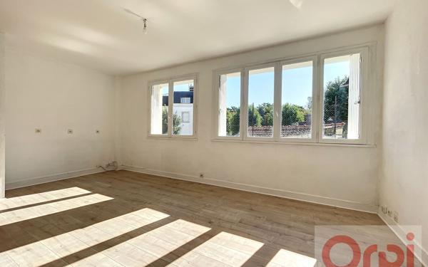 Appartement à louer    1 pièce • 25,65 m2 Chantilly