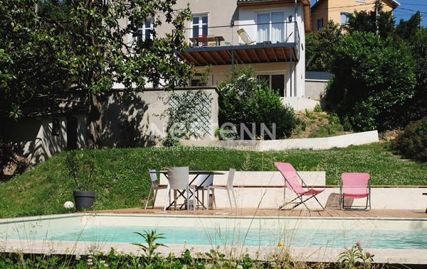 Maison bourgeoise à vendre à Écully - 7 pièces, piscine et garage